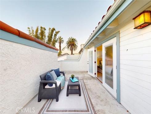 322 12 th , Huntington Beach, CA