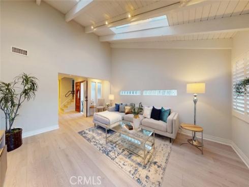 322 12 th , Huntington Beach, CA