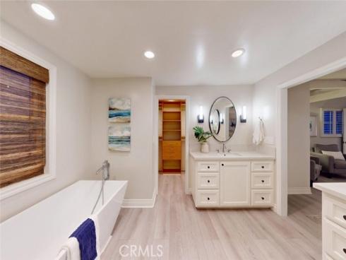 322 12 th , Huntington Beach, CA