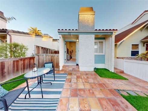 322 12 th , Huntington Beach, CA