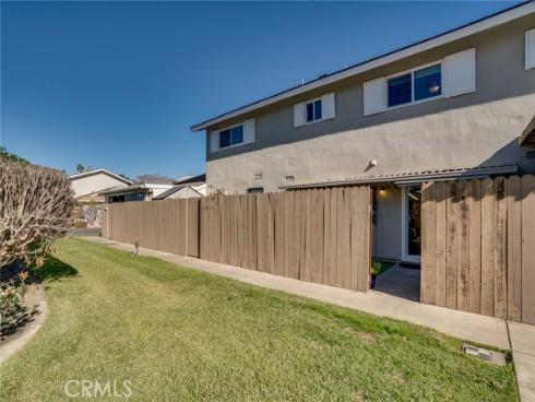 19917  Piccadilly  , Huntington Beach, CA