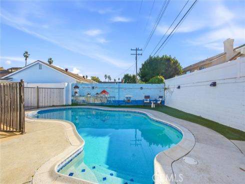 15311 Yorkshire Lane, Huntington Beach, CA