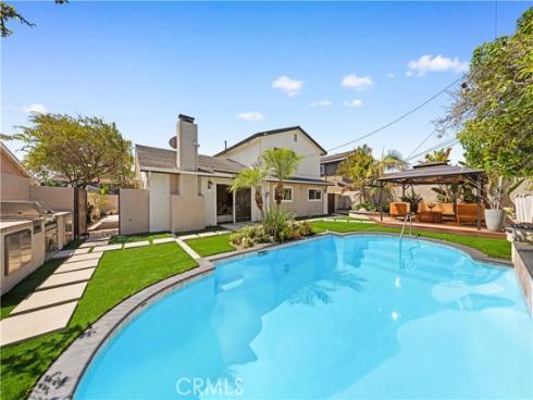 9331 Cape Cod Drive, Huntington Beach, CA