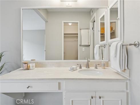 8855 Sutter C-520 Circle, Huntington Beach, CA