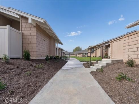 8855 Sutter C-520 Circle, Huntington Beach, CA