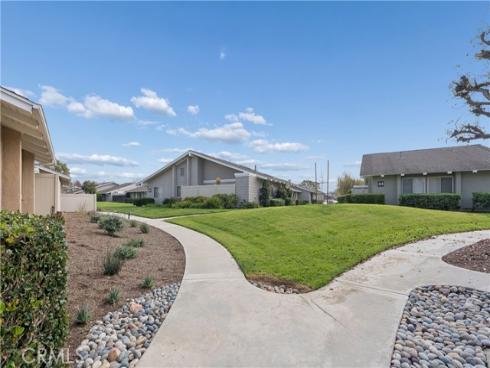 8855 Sutter C-520 Circle, Huntington Beach, CA