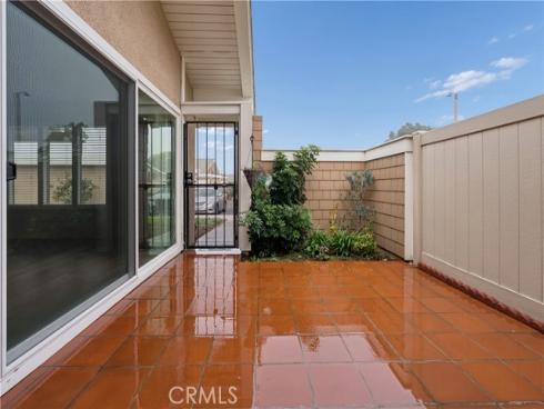 8855 Sutter C-520 Circle, Huntington Beach, CA