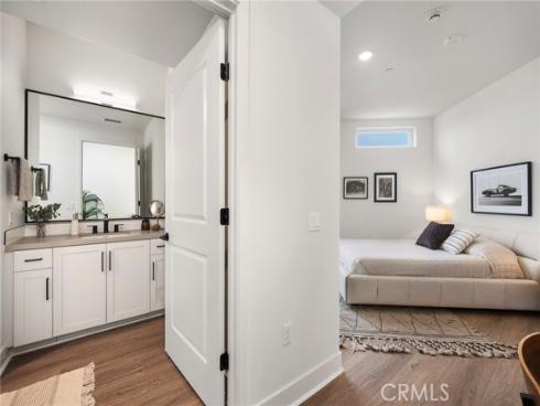 414 Main St 300 , Huntington Beach, CA