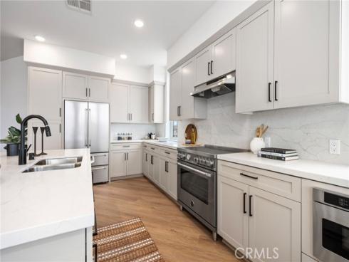 414 Main St 300 , Huntington Beach, CA