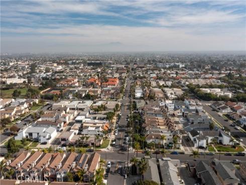 203 Utica Avenue, Huntington Beach, CA