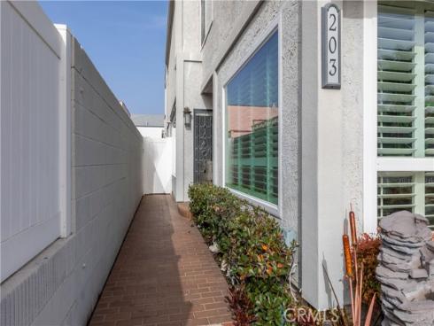 203 Utica Avenue, Huntington Beach, CA