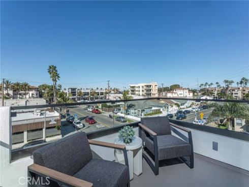 328  3rd  , Huntington Beach, CA