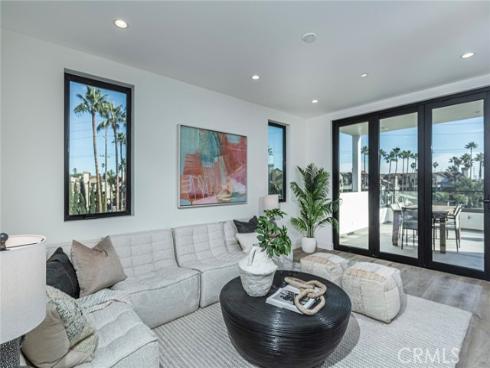 328  3rd  , Huntington Beach, CA