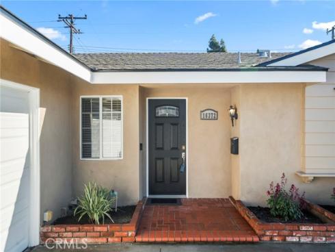 16372 Birdie Lane, Huntington Beach, CA