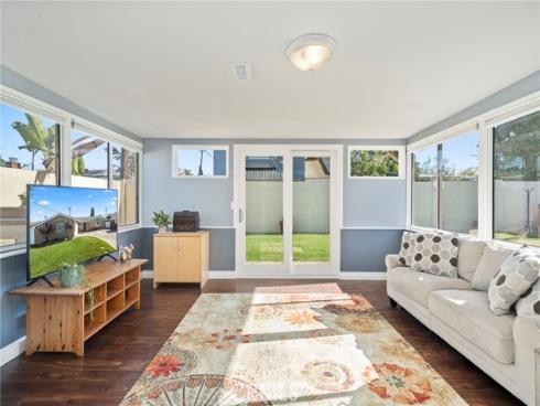 16372 Birdie Lane, Huntington Beach, CA