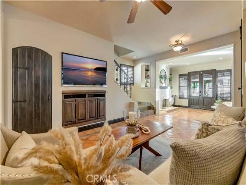 221  Hartford   Avenue, Huntington Beach, CA