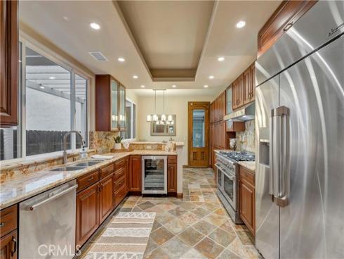 221  Hartford   Avenue, Huntington Beach, CA