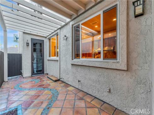 221  Hartford   Avenue, Huntington Beach, CA