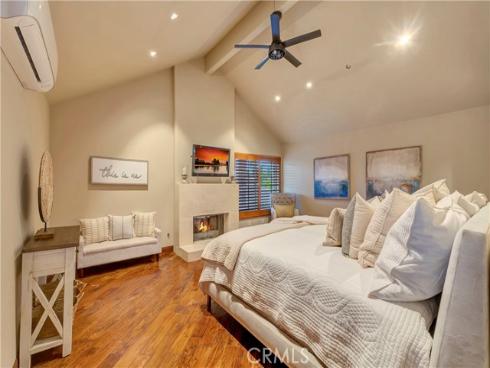 221  Hartford   Avenue, Huntington Beach, CA