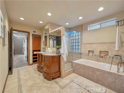 221  Hartford   Avenue, Huntington Beach, CA