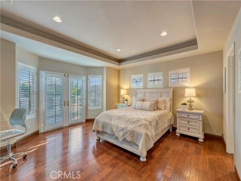 221  Hartford   Avenue, Huntington Beach, CA