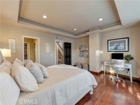 221  Hartford   Avenue, Huntington Beach, CA