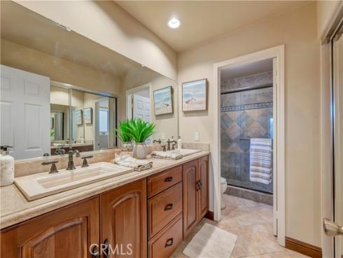 221  Hartford   Avenue, Huntington Beach, CA