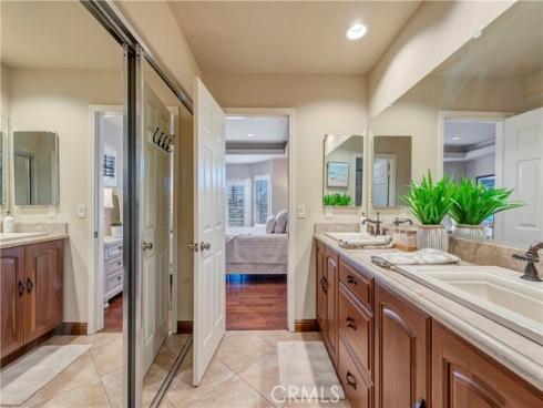 221  Hartford   Avenue, Huntington Beach, CA