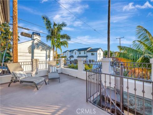 221  Hartford   Avenue, Huntington Beach, CA
