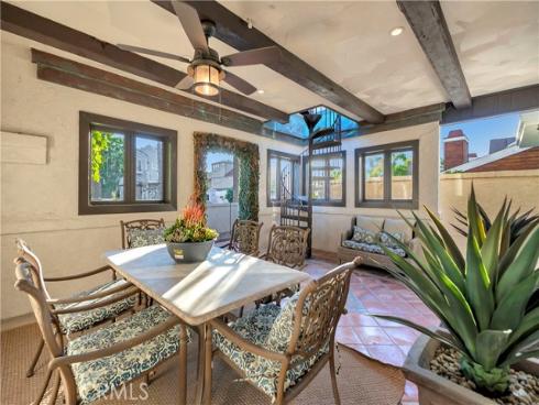 221  Hartford   Avenue, Huntington Beach, CA