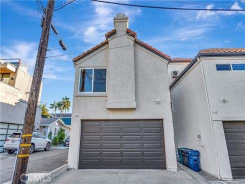 221  Hartford   Avenue, Huntington Beach, CA