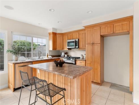 8592 Larkport Drive, Huntington Beach, CA