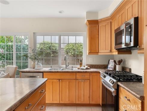 8592 Larkport Drive, Huntington Beach, CA