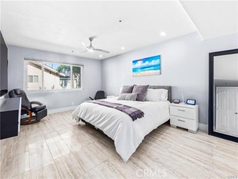 16255 Pacific Cir. 202 , Huntington Beach, CA