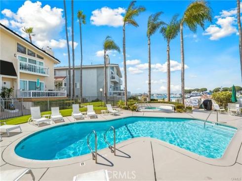 16255 Pacific Cir. 202 , Huntington Beach, CA