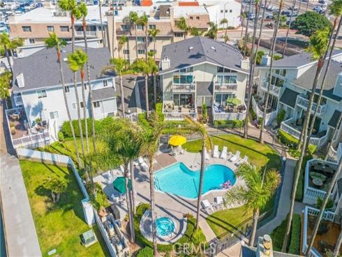 16255 Pacific Cir. 202 , Huntington Beach, CA