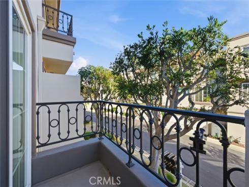 19281  Meadowood  , Huntington Beach, CA