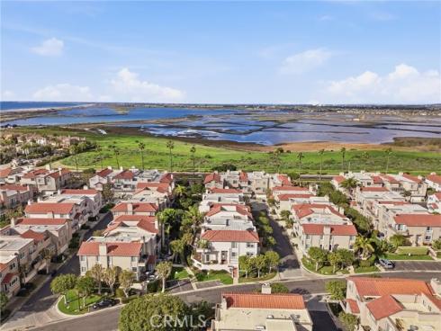 19281  Meadowood  , Huntington Beach, CA