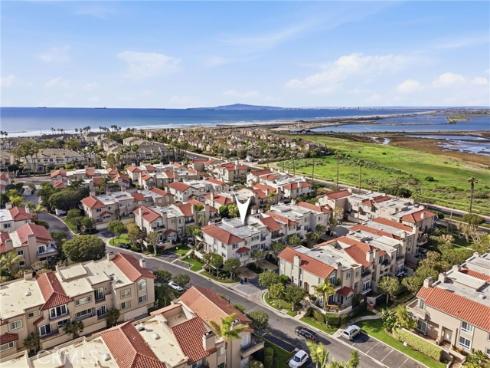 19281  Meadowood  , Huntington Beach, CA