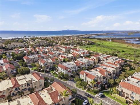 19281  Meadowood  , Huntington Beach, CA