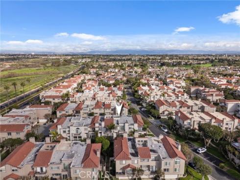 19281  Meadowood  , Huntington Beach, CA