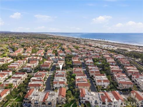 19281  Meadowood  , Huntington Beach, CA