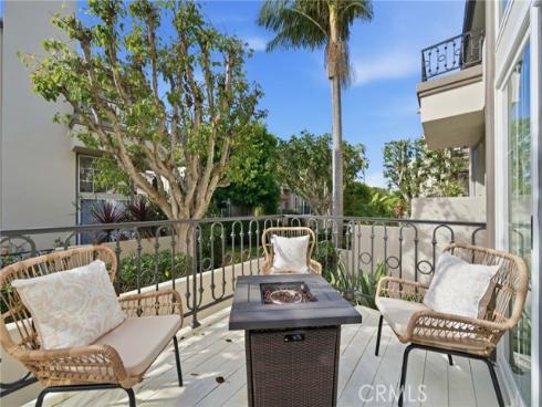 19281  Meadowood  , Huntington Beach, CA