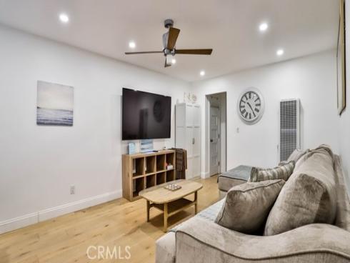 218 16th B Street, Huntington Beach, CA