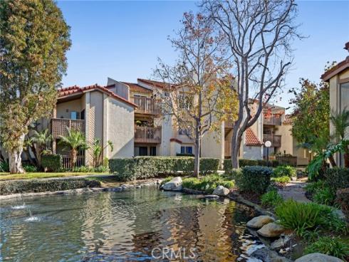 4831  Lago  302 , Huntington Beach, CA