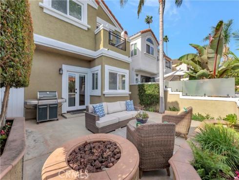 621 8th Street, Huntington Beach, CA