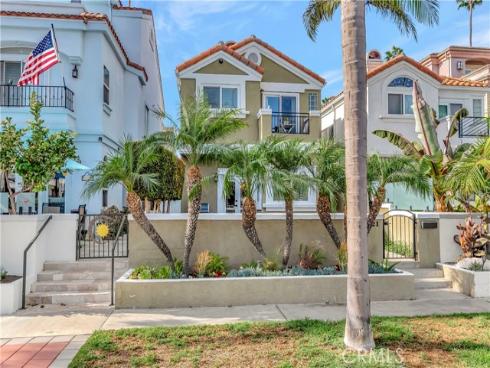 621 8th Street, Huntington Beach, CA