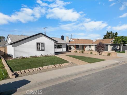 17391  Meer   Circle, Huntington Beach, CA