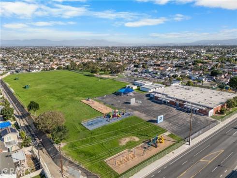 17391  Meer   Circle, Huntington Beach, CA