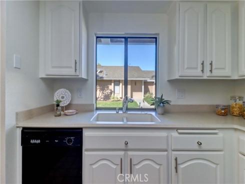 8566  Sierra  911-D , Huntington Beach, CA